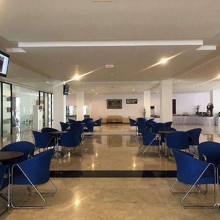 Kyriad Sadurengas Hotel Tanah Grogot Exteriör bild