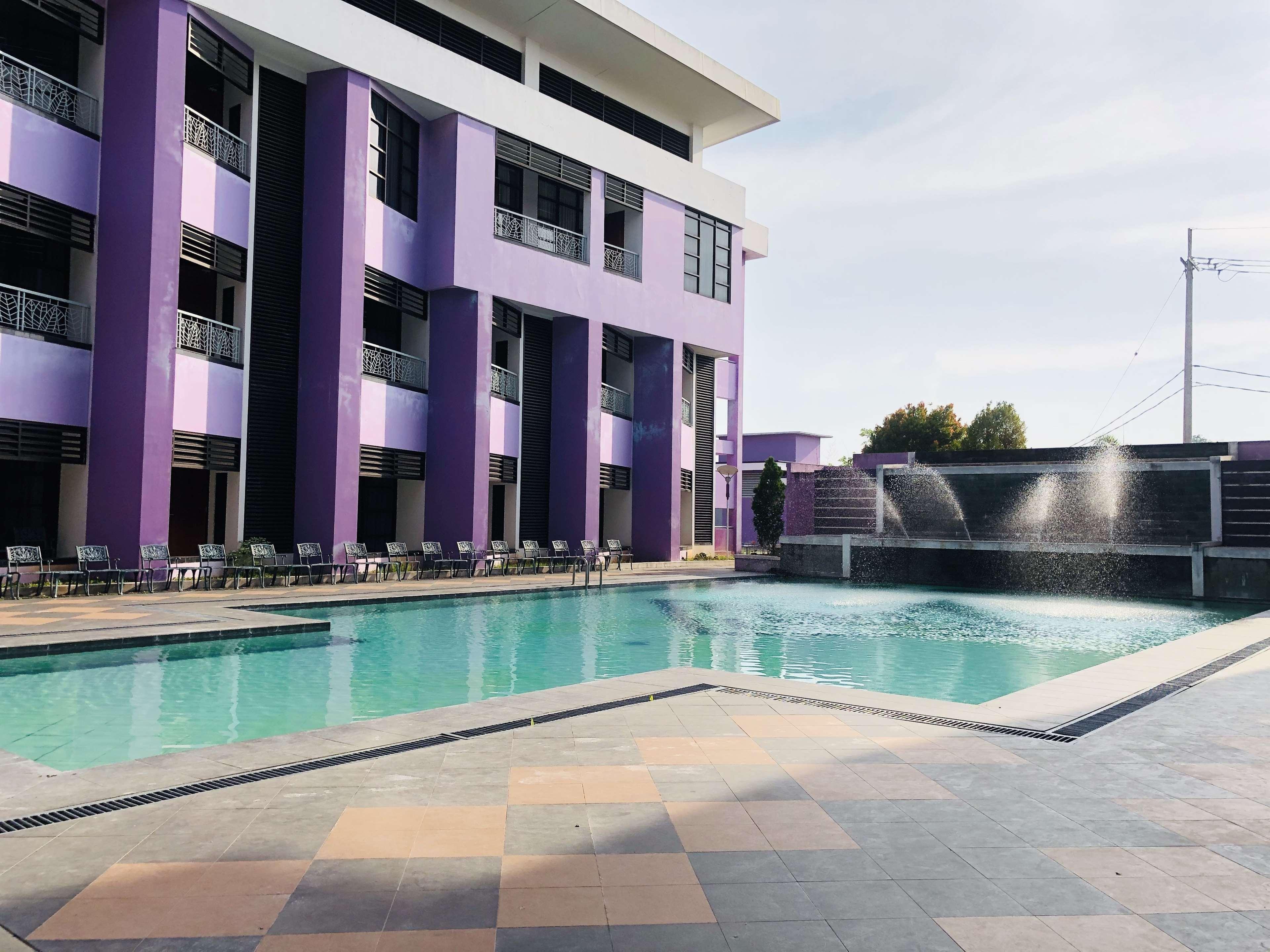 Kyriad Sadurengas Hotel Tanah Grogot Exteriör bild