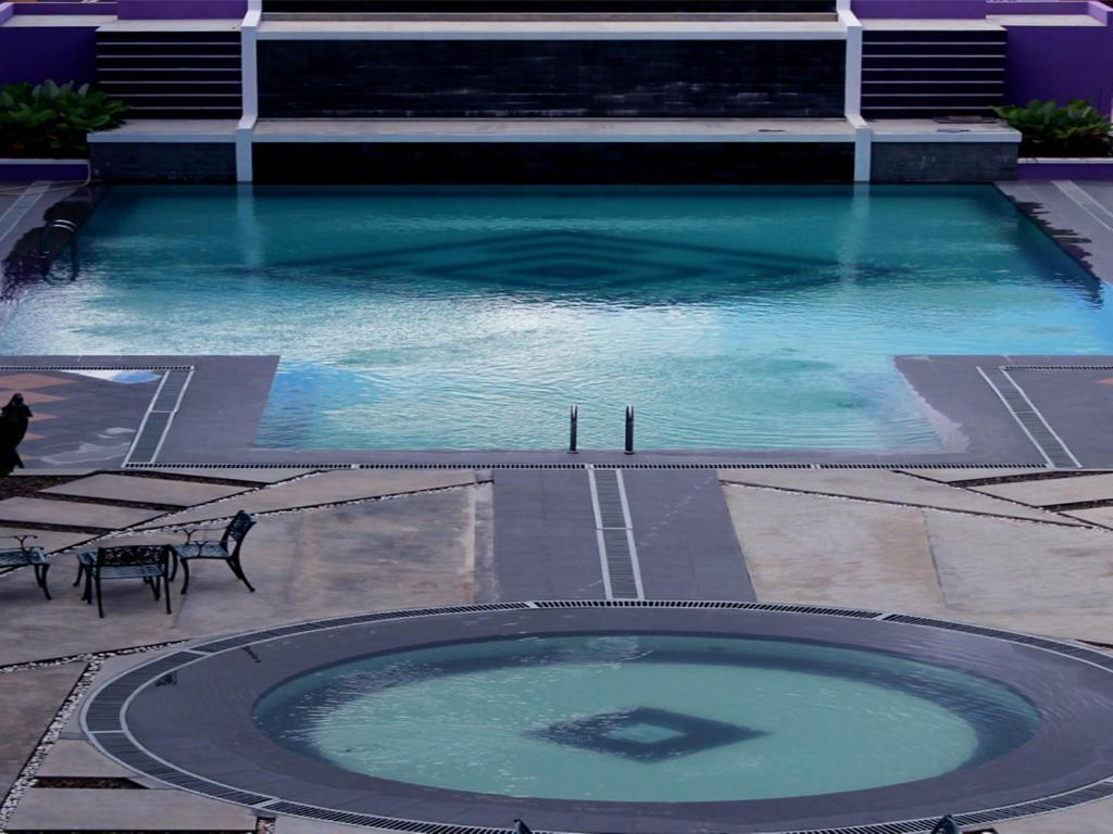 Kyriad Sadurengas Hotel Tanah Grogot Exteriör bild